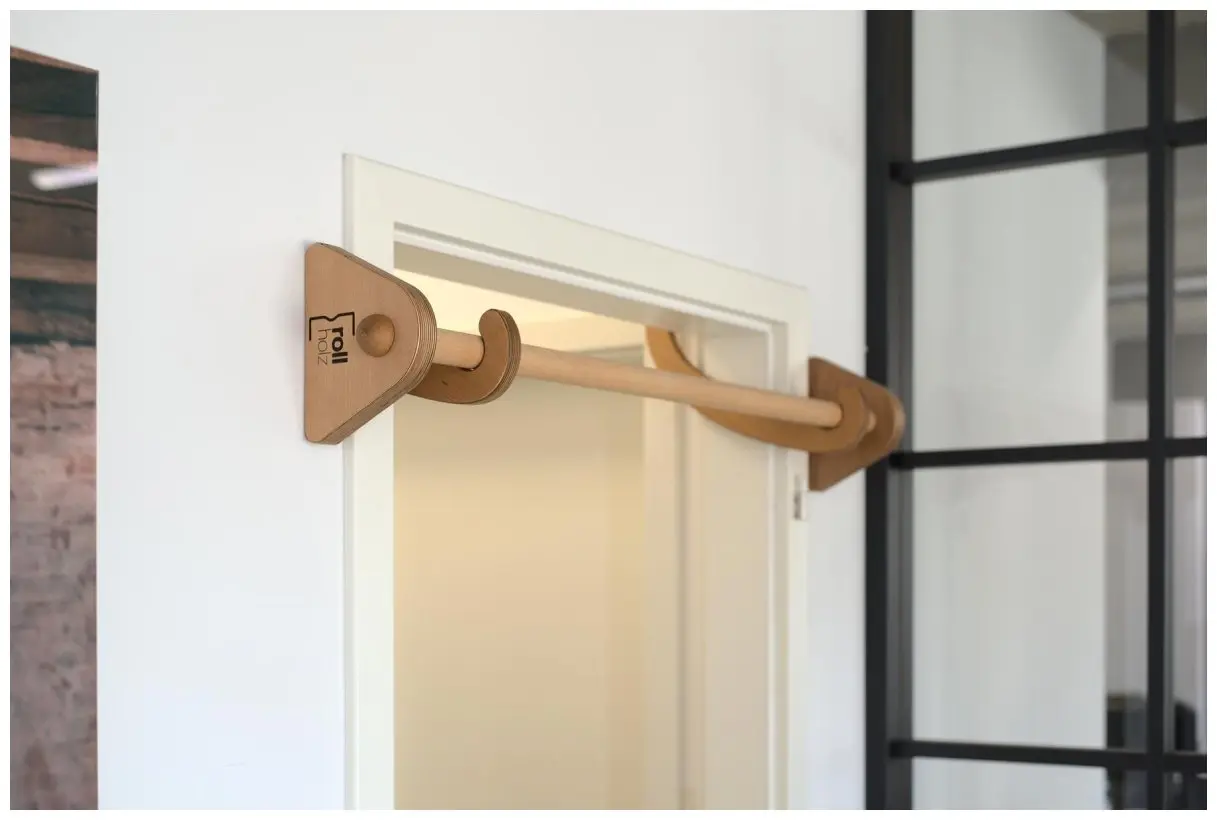 rollholz-klimmzugstange-t_rrahmen-klimmzug_3__4.jpg Rollholz Klimmzugstange